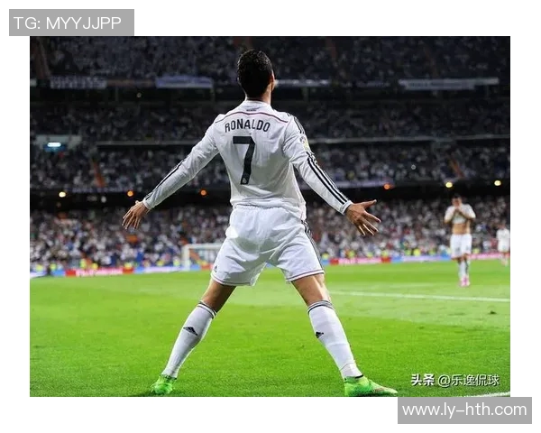 安东尼打入绝平进球后，复刻了C罗当年“冷静”的庆祝动作