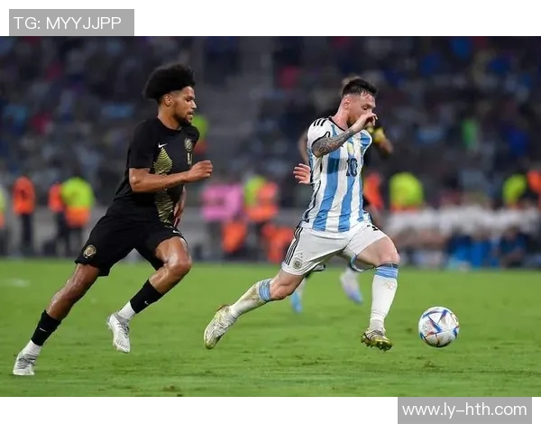 有些事情总要有人做，麦卡利斯特进球后“致敬”阿诺德